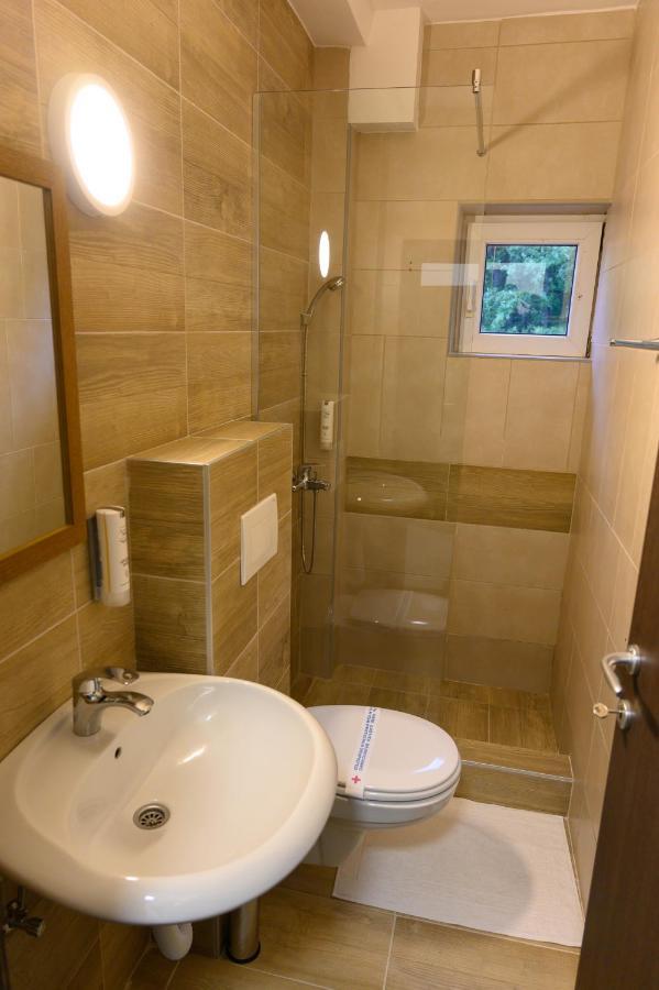 Jezero Kudrec Hotel Smederevska Palanka Buitenkant foto