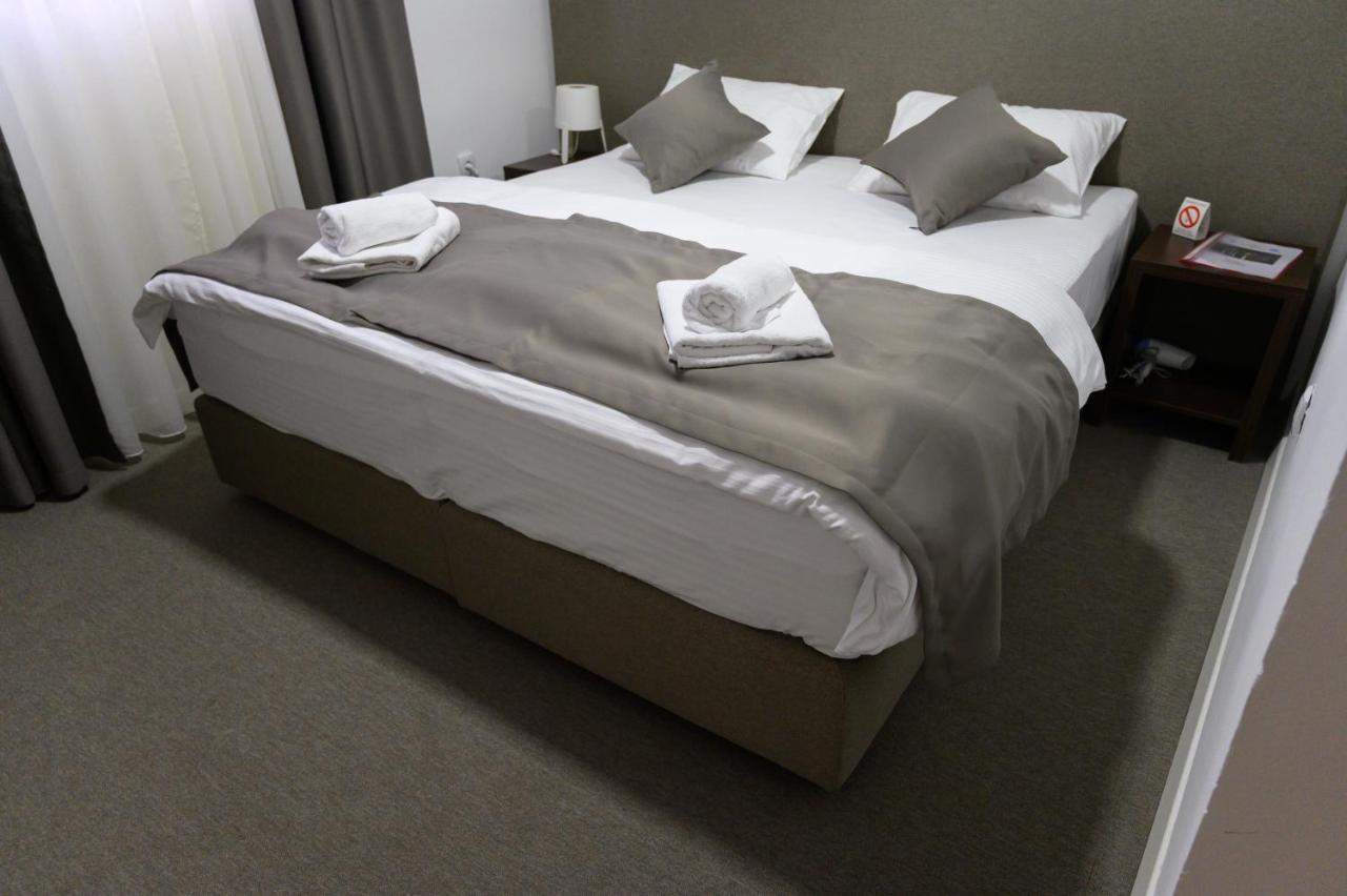 Jezero Kudrec Hotel Smederevska Palanka Buitenkant foto