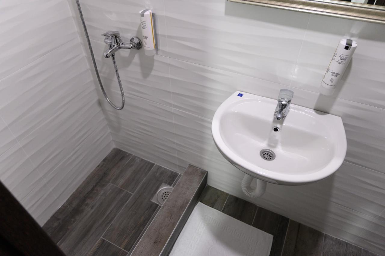 Jezero Kudrec Hotel Smederevska Palanka Buitenkant foto