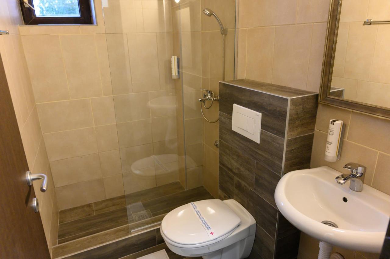 Jezero Kudrec Hotel Smederevska Palanka Buitenkant foto